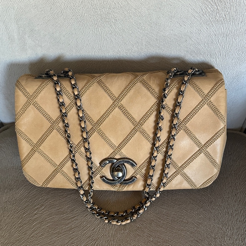 CHANEL Diamond Stitch Flap Leather Shoulder Bag in Tan with Silver Hardware
